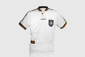 Fussballtrikot aus atmungsaktivenChemiefasern