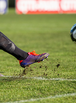 Fussballschuhe mit Polyamid-Stollen