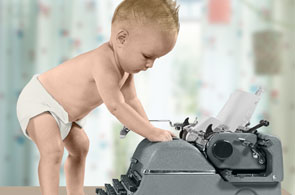 Baby an Schreibmaschine - Nachwuchsförderung