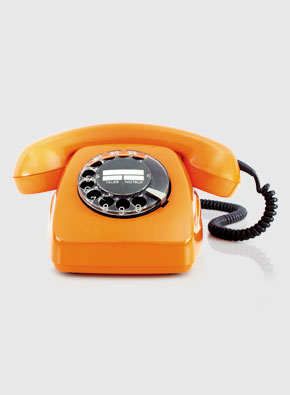 Altes Telefon mit Wählscheibe